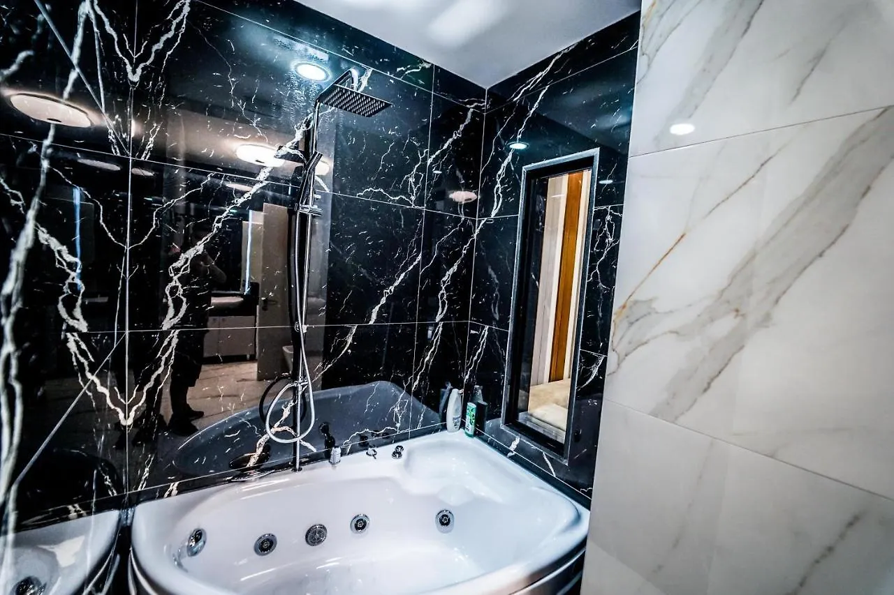 Haris Luxury Apartment No.4 Tirana